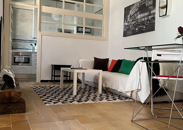 Triana Castilla Rio In Unique Building Apartment